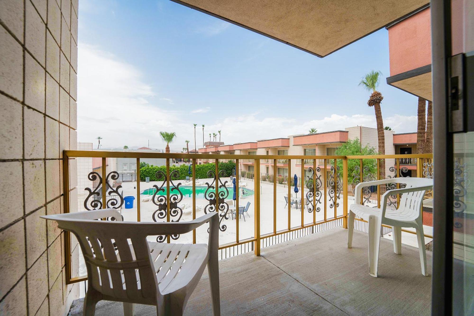 Royal Plaza Inn Indio Luaran gambar