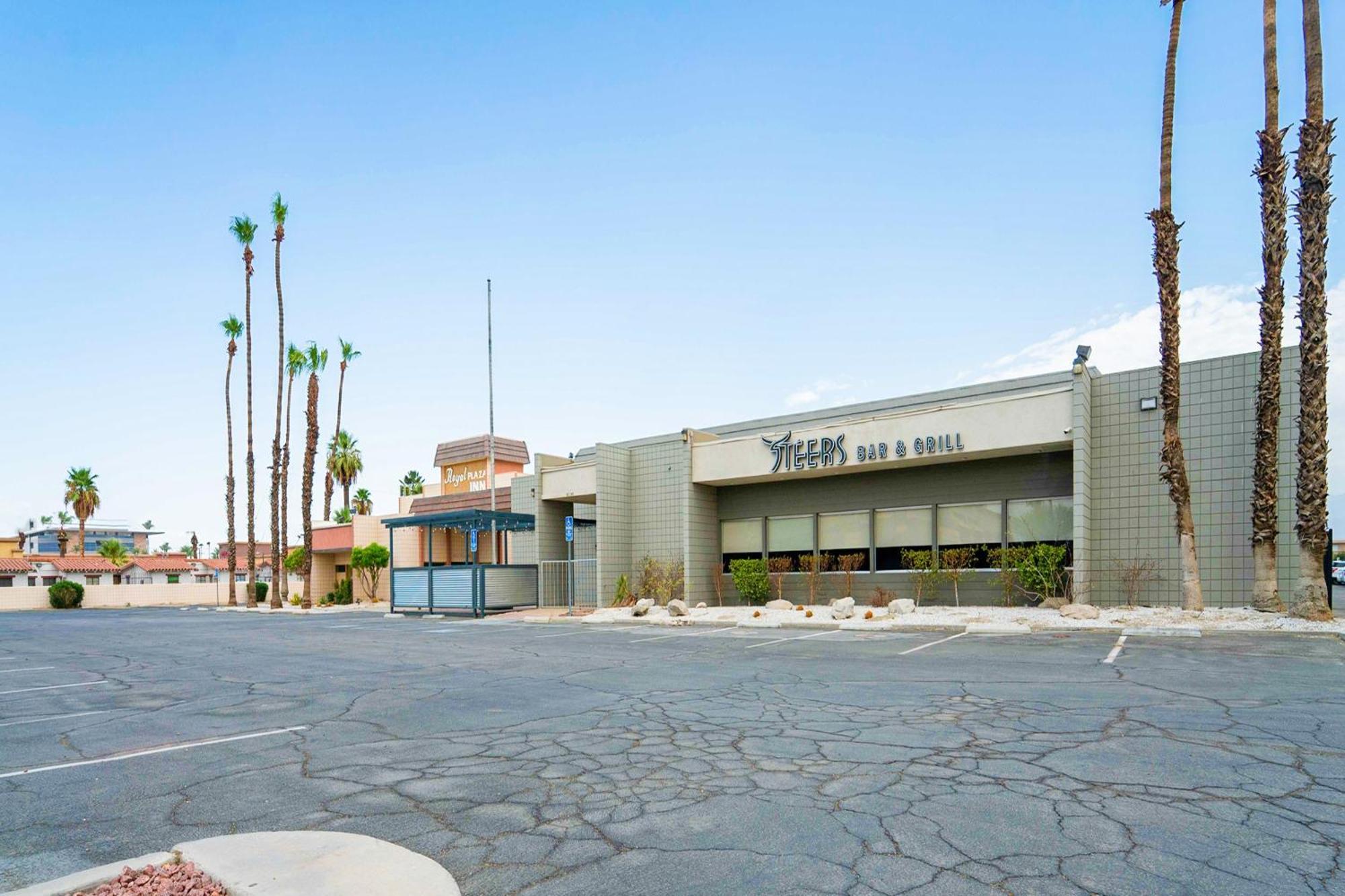 Royal Plaza Inn Indio Luaran gambar