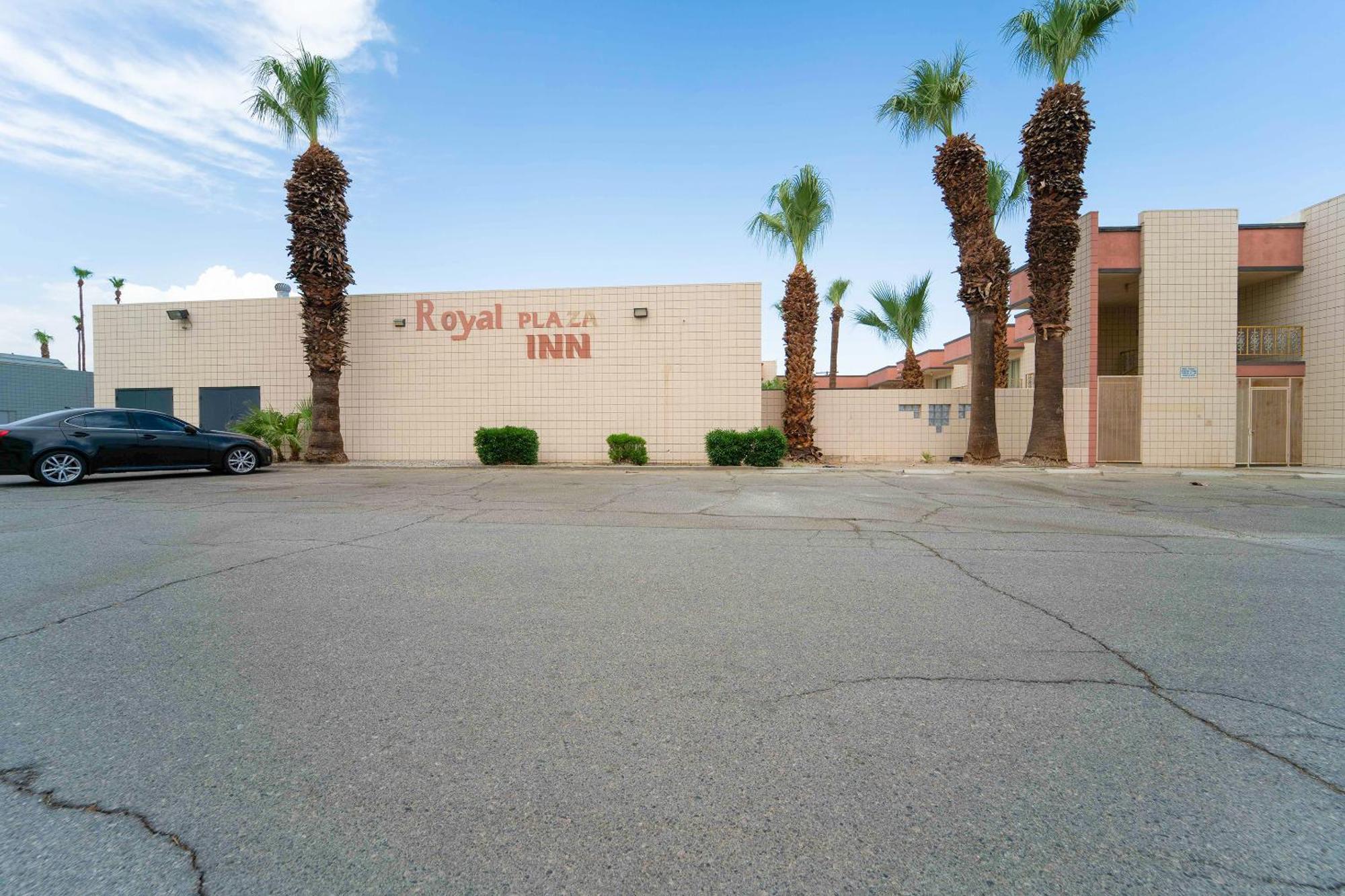 Royal Plaza Inn Indio Luaran gambar